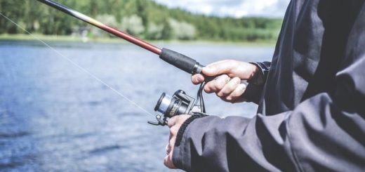 How-to-Use-a-Spinning-Reel-for-Fishing-Safely